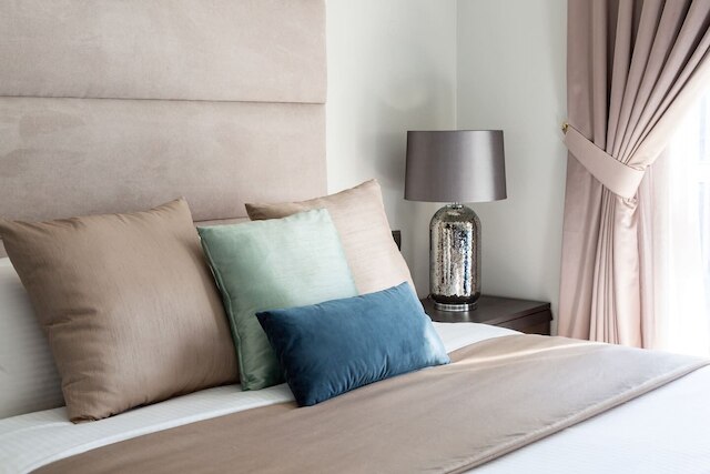 スーパーブ & インコンパラブル 2 2ッドルーム ウィズ スタュディ イン ザ ハート オブ ダウンタウン ドバイ !