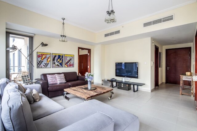 ウォーム & インビティング1 ベッドルーム イン ザ モスト プレスティギャス ダウンタウン ドバイ !