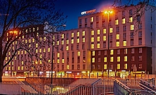 P&O アパートメンツ ウォルスカ レジデンス 165