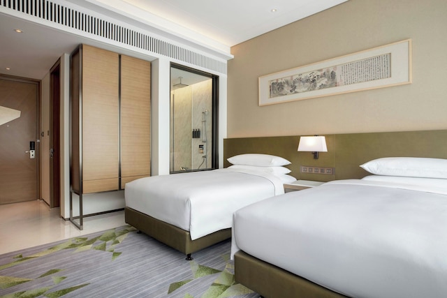 Sheraton Hong Kong Tung Chung Hotel