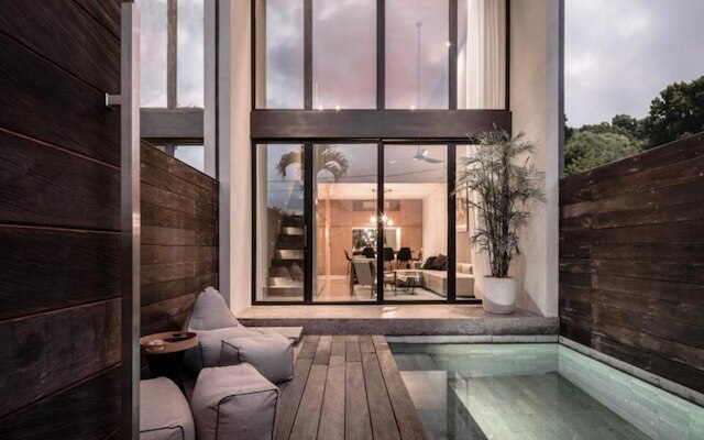 オクソ タウンハウスズ ウマラス