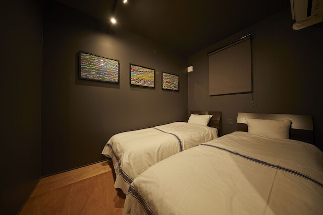 GALLERY HOTEL DISTORTION 9