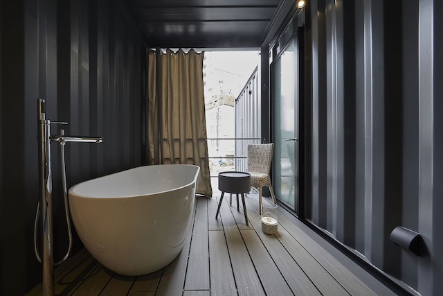 GALLERY HOTEL DISTORTION 9