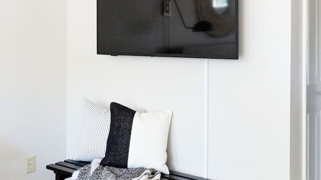 スタイリッシュ オールド タウン 2 ベッドルーム グラウンド フロア コンド