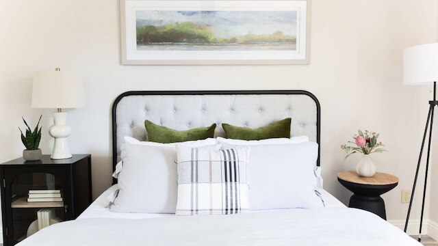 スタイリッシュ オールド タウン 2 ベッドルーム グラウンド フロア コンド