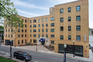 カラー ステート カレッジ タペストリー コレクション バイ ヒルトン