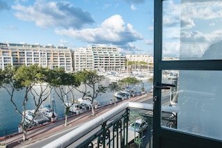 BB マリーナ - クローズ トゥ ロック ビーチ マルタ