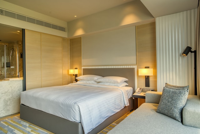 ゲートウェイ アーメダバード シンドゥ バヴァン