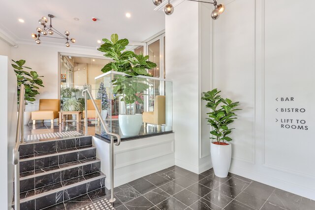 メリディアン ホテル