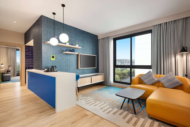 ラ キンタ バイ ウィンダム ドバイ ジュメイラ