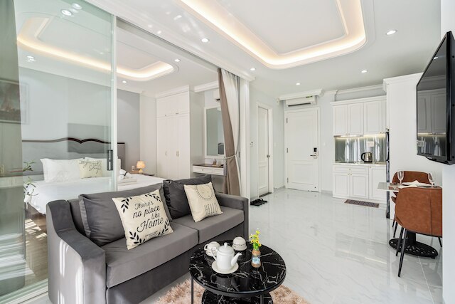 ザ ロイヤル ホーミーズ - フー ミー フン