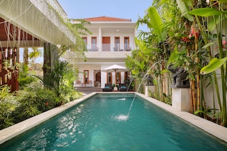 アスカラ ヴィラ ウルワツ