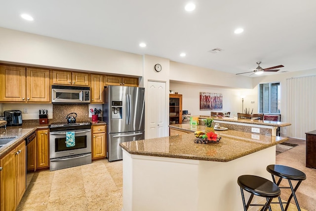 アリイ コーブ G3 ビューティフル グラウンド フロア スペーシャス 2 ベッドルーム ウィズ エアコン