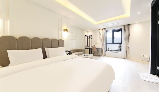 Hotel Moment SongJeong