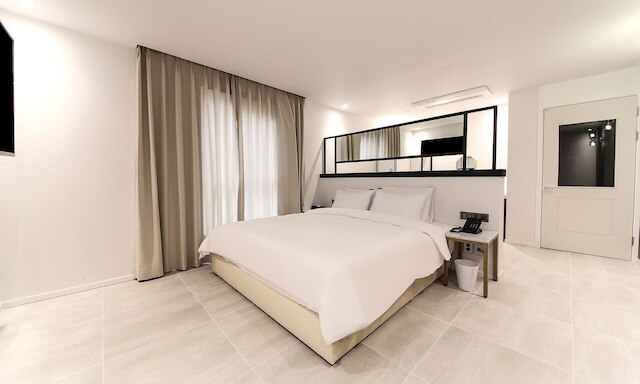 Hotel Moment SongJeong