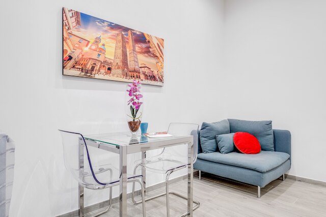 ボログニーナ チントロ スタツィオーネ アパートメント