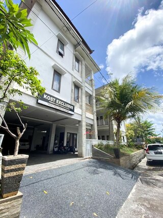 プラダ アパートメント