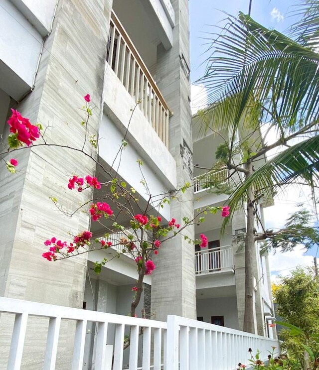 プラダ アパートメント