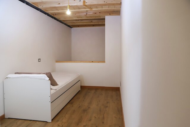 トリブナリ ファミリー アパートメント