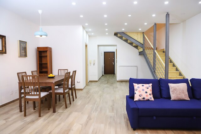 トリブナリ ファミリー アパートメント