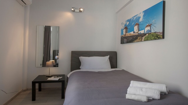 LUス ベッドルーム ホーム オン ザ ステップス オブ アクロポリス