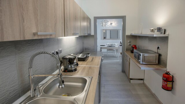 LUス ベッドルーム ホーム オン ザ ステップス オブ アクロポリス