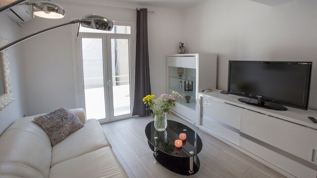 LUス ベッドルーム ホーム オン ザ ステップス オブ アクロポリス