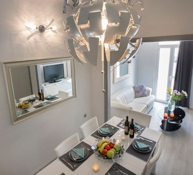 LUス ベッドルーム ホーム オン ザ ステップス オブ アクロポリス