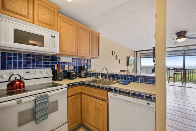 コナ アリイ オーシャンビュー プール ショップス & レストランツ