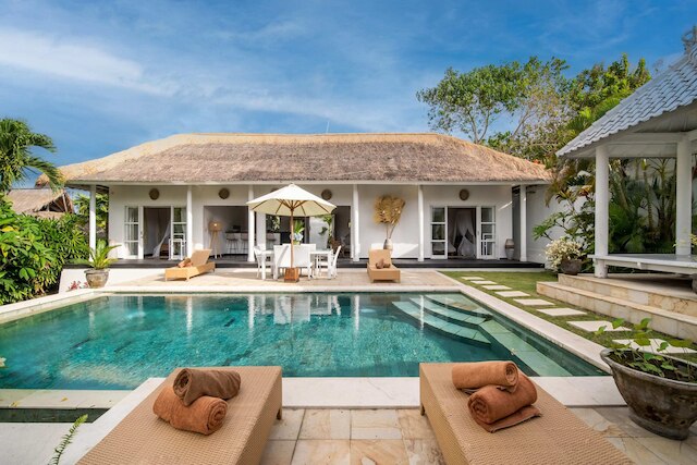 トラディショナル プライベート  ヴィラ  3 ベッドルー ウルワツ