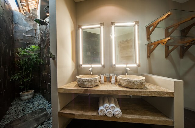 ラグジュアリー ヴィラズ メルシ リゾート 3 ベッドルームズ スミニャック 1