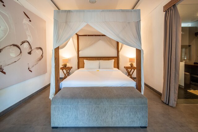 カラフル プライベート  ヴィラ 3 ベッドルー スミニャック ウィズ スタッフ