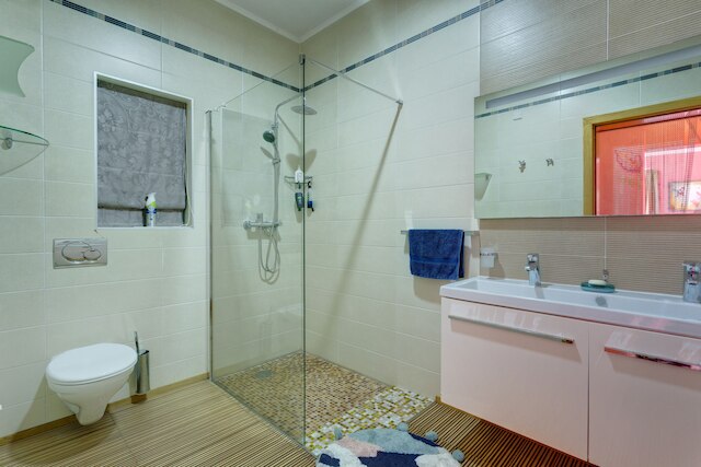 シーフロント アパートメント イン スリマ ウィズ プール アップマーケット コンプレックス