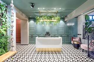 ディゼンゴフ ガーデン ホテル