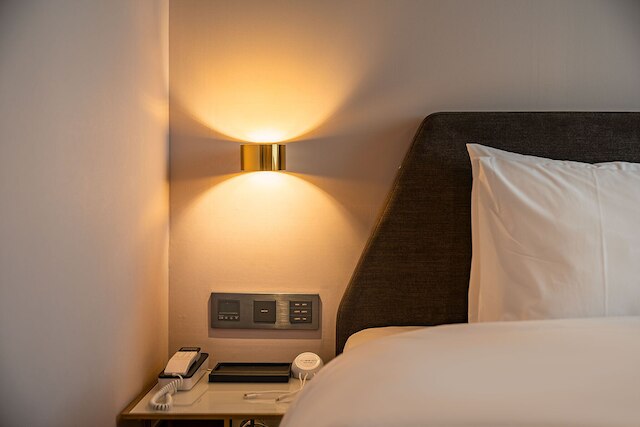 Brown-dot Hotel Signature