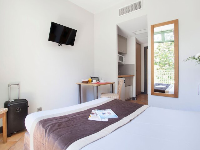 アパートメント イン ニース ニア ザ プロムナード デ ザングレ