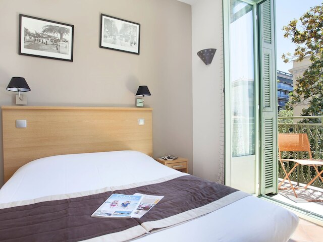 アパートメント イン ニース ニア ザ プロムナード デ ザングレ