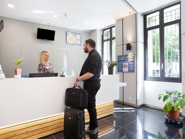 アパートメント イン ニース ニア ザ プロムナード デ ザングレ