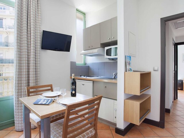 アパートメント イン ニース ニア ザ プロムナード デ ザングレ