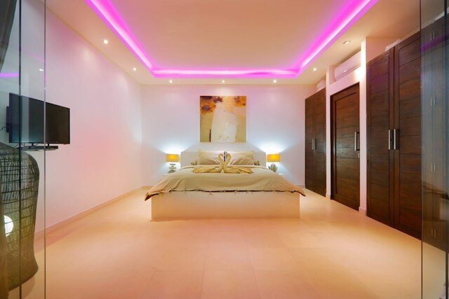 エレガント プライベート  ヴィラ  3 ベッドルー スミニャック ウィズ スタッフ