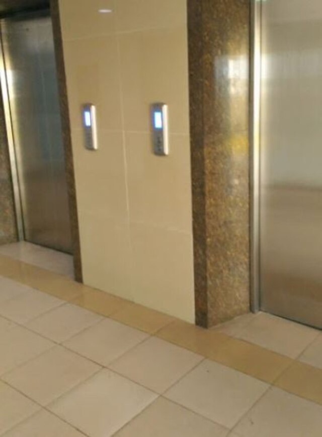 メナラ ランクット ビズ スクエア バイ デディ