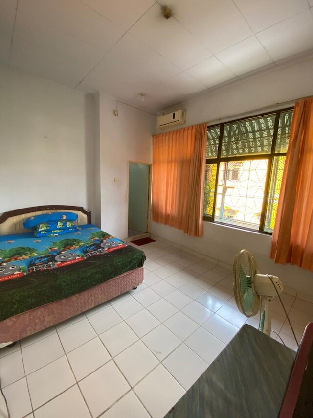 ブルサラウン ホームステイ マカッサル