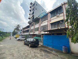 ブルサラウン ホームステイ マカッサル