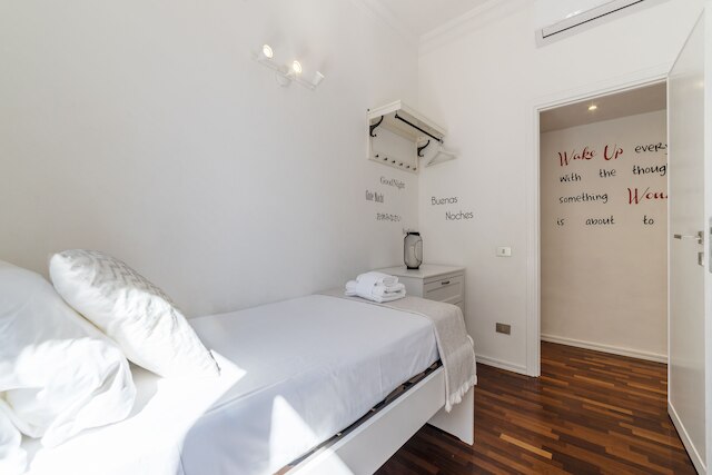 フォンタナ ディ トレヴィ デザイン アパートメント