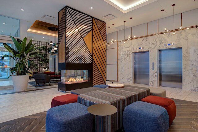 ハンプトン イン バイ ヒルトン モントリオール ダウンタウン