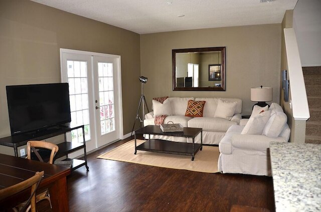 ルカヤ 4 ベッドルーム 3 バス タウンホーム イン ゲーテッド コミュニティ