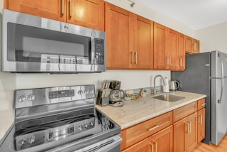 スタンダード ワイキキバニヤン コンドミニアム ウィズ マウンテンビュー バイ ココリゾート バケーションレンタルズ