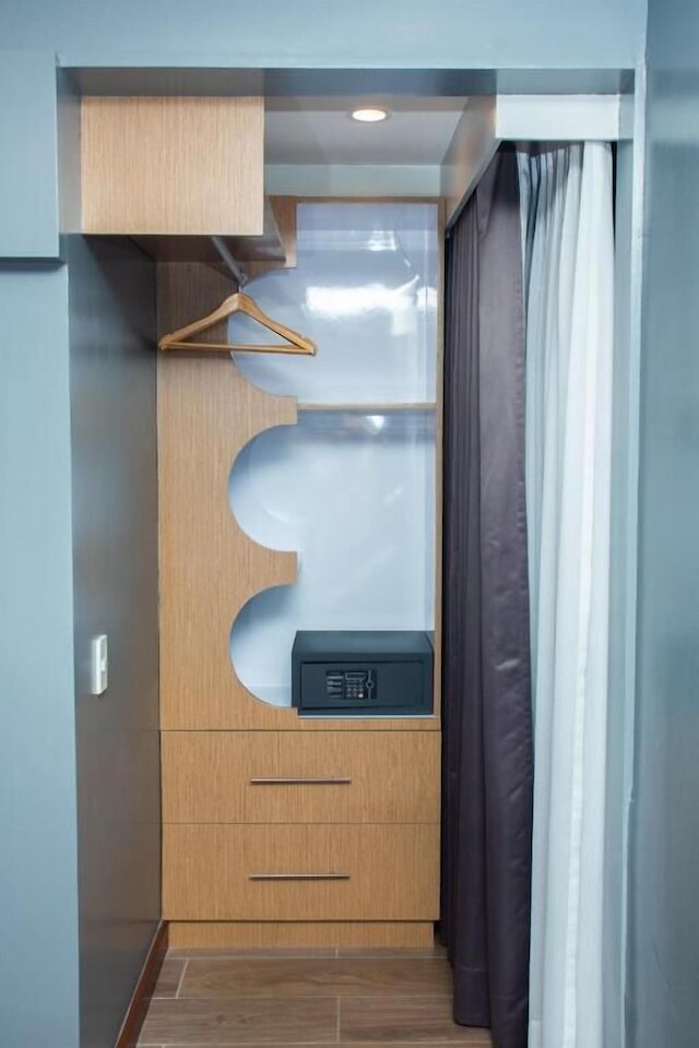 UNWND フラッツ マカティ