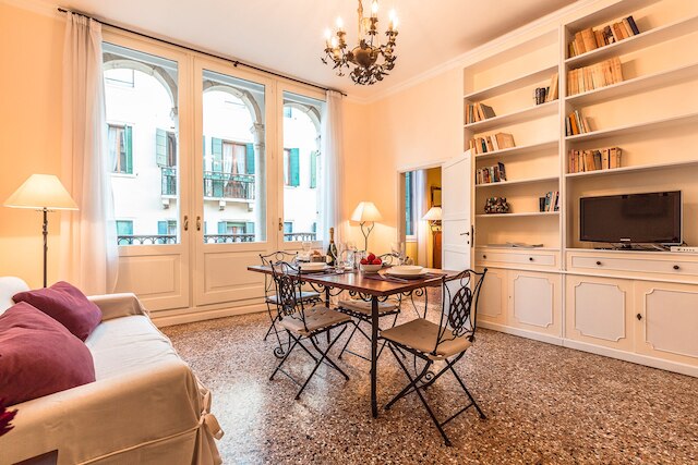 カ グラッシ 2 チャーミング バルコニー