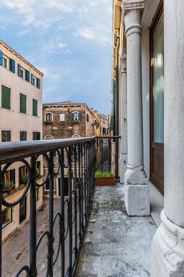 カ グラッシ 2 チャーミング バルコニー